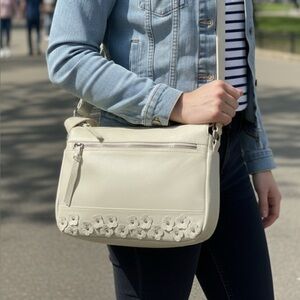 Elegant Cream Crossbody Bag new w tags perfect